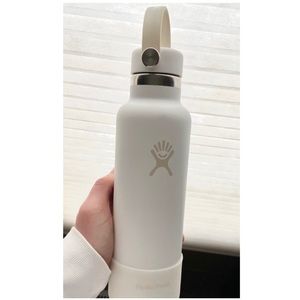 21oz. White Skyline Edition Hydroflask